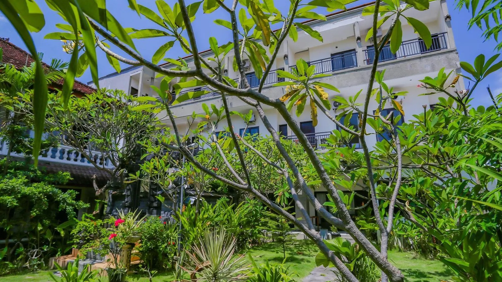 Oyo 4012 Ari Beach Inn Kuta  Kuta (Bali)
