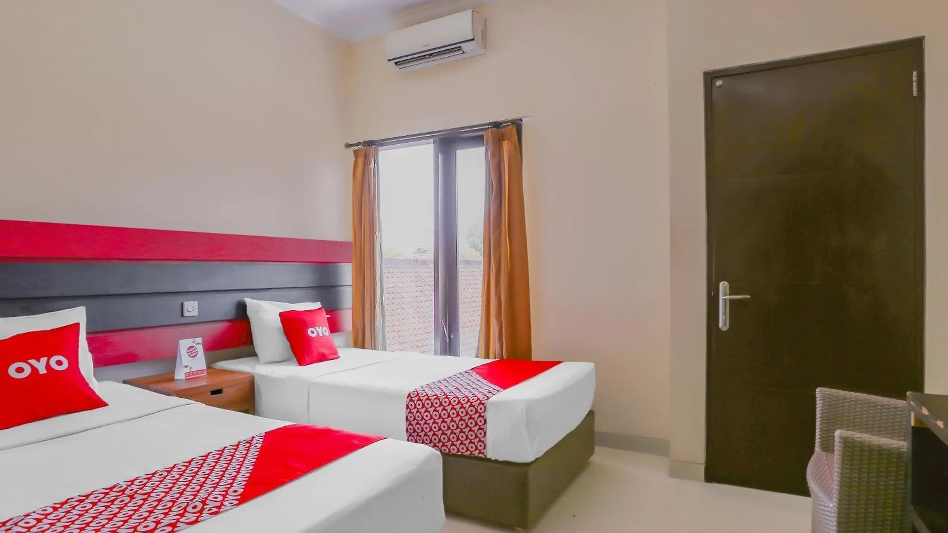 Oyo 4012 Ari Beach Inn Kuta