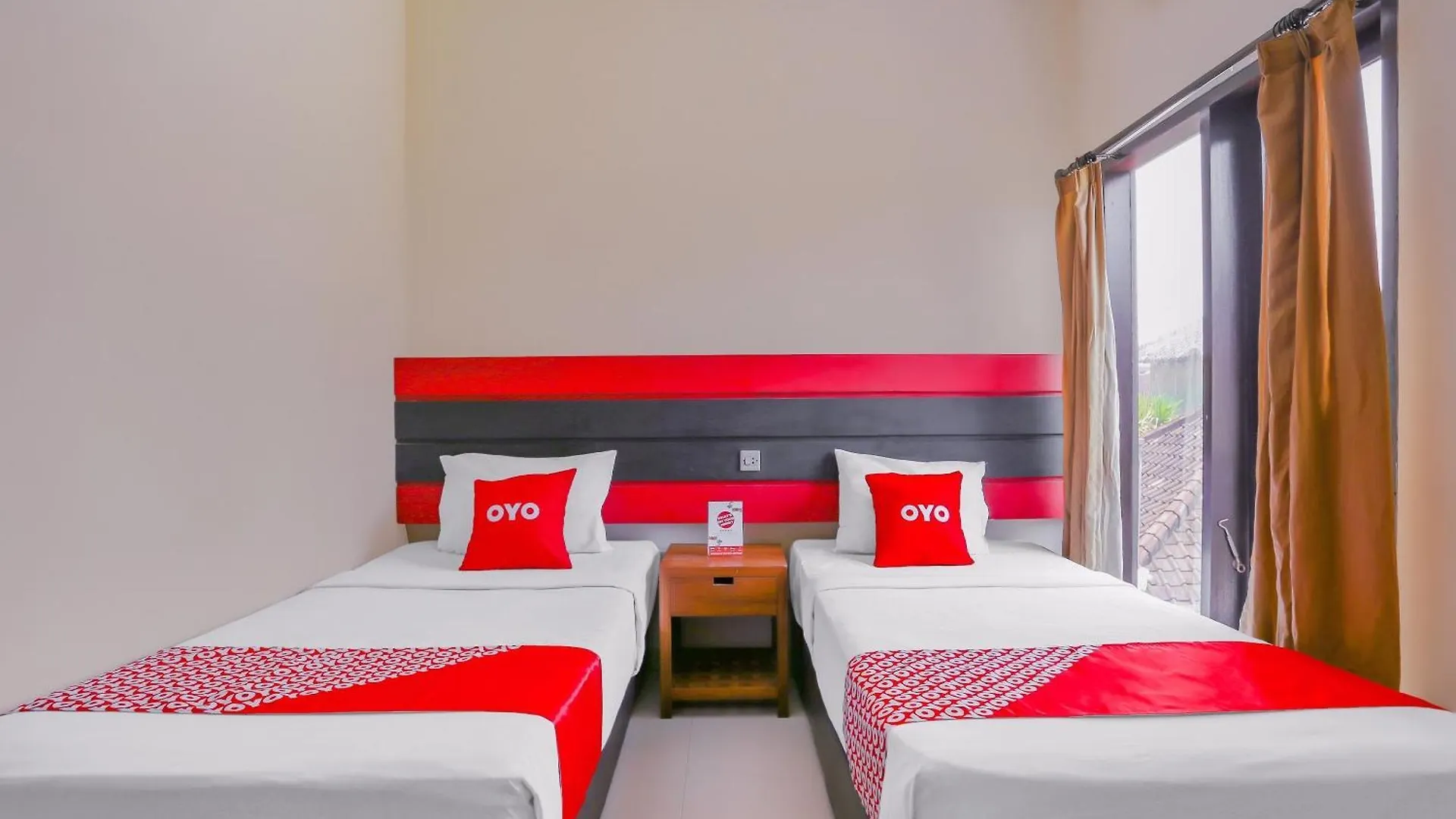 Oyo 4012 Ari Beach Inn Kuta  Hotel
